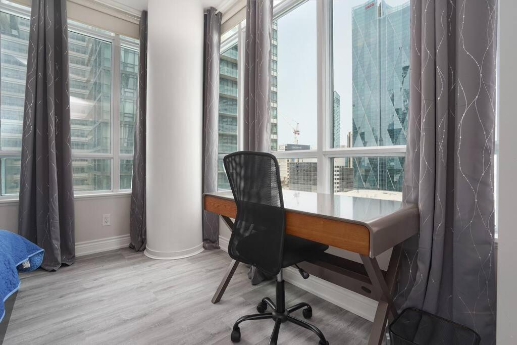 1504 Brand New Best Location 1Br Den With Amazing View Торонто Экстерьер фото