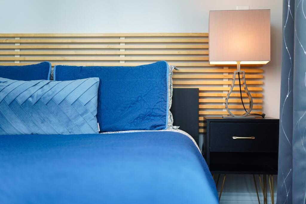 1504 Brand New Best Location 1Br Den With Amazing View Торонто Экстерьер фото
